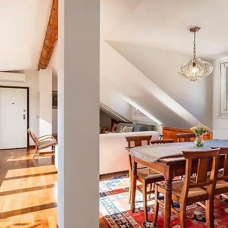 Lägenhet Attico Con Terrazzo - Skyview Milano