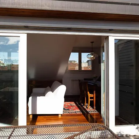 Attico Con Terrazzo - Skyview Lägenhet