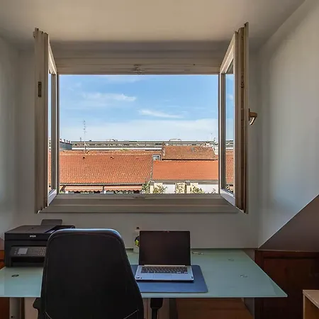 Attico Con Terrazzo - Skyview Lägenhet