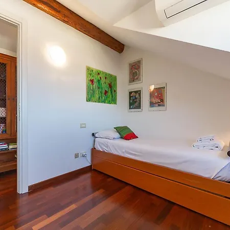 Lägenhet Attico Con Terrazzo - Skyview